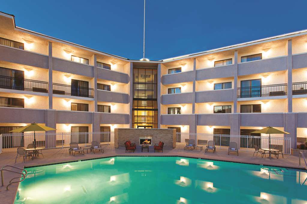 La Quinta By Wyndham Pomona Hotel Facilități foto